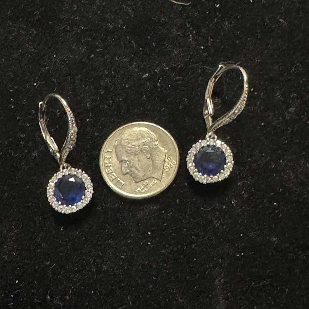 Silver earrings with cz